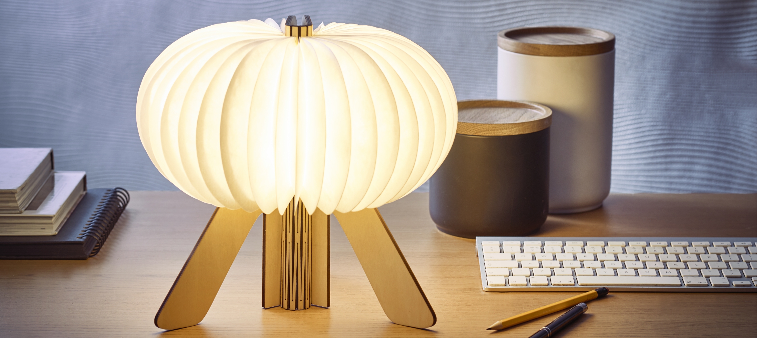 The R Space Lamp Maple The R Space Gingko R Space Desk Lamp